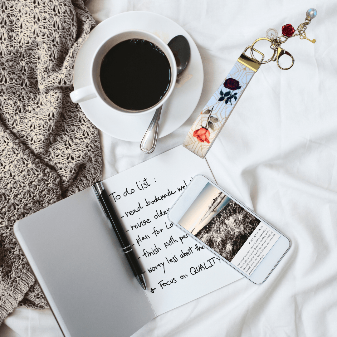 Vintage Vibe Collection – Retro & Floral Keychains for Everyday Use - Splash of Charm