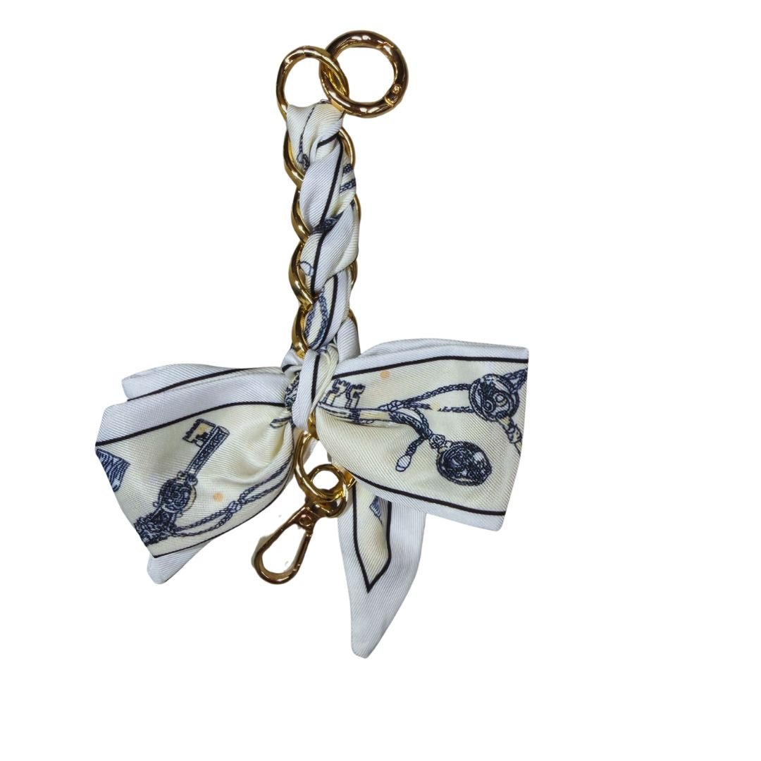 Coquette Bow Binder Handle Charm – A7 Wallet Binder Accessory - Splash of Charm