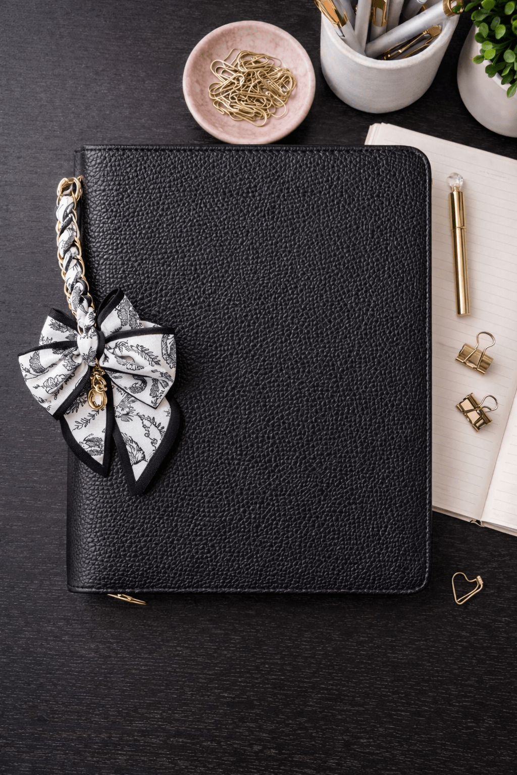 Coquette Bow Binder Handle Charm – A7 Wallet Binder Accessory - Splash of Charm