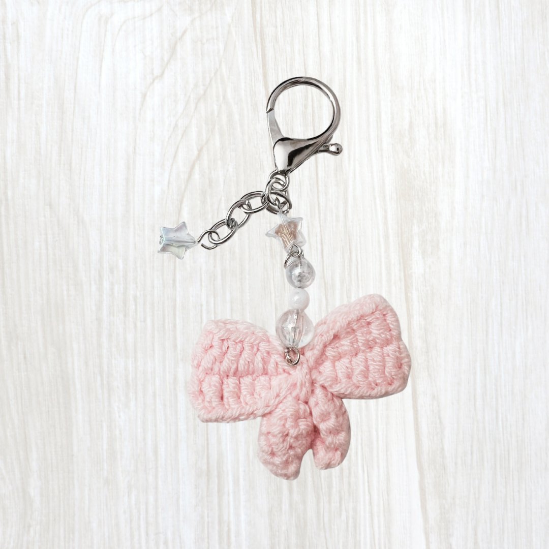 🎀 Pink Crochet Bow Purse Charm | Coquette Binder & Bag Accessory - Splash of Charm