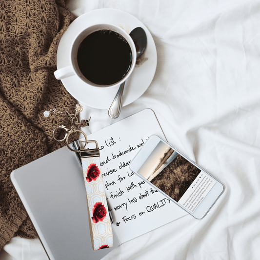 Vintage Rose Keychain | Elegant Floral Accessory & Gift for Bags, Keys, and Backpacks - Splash of Charm